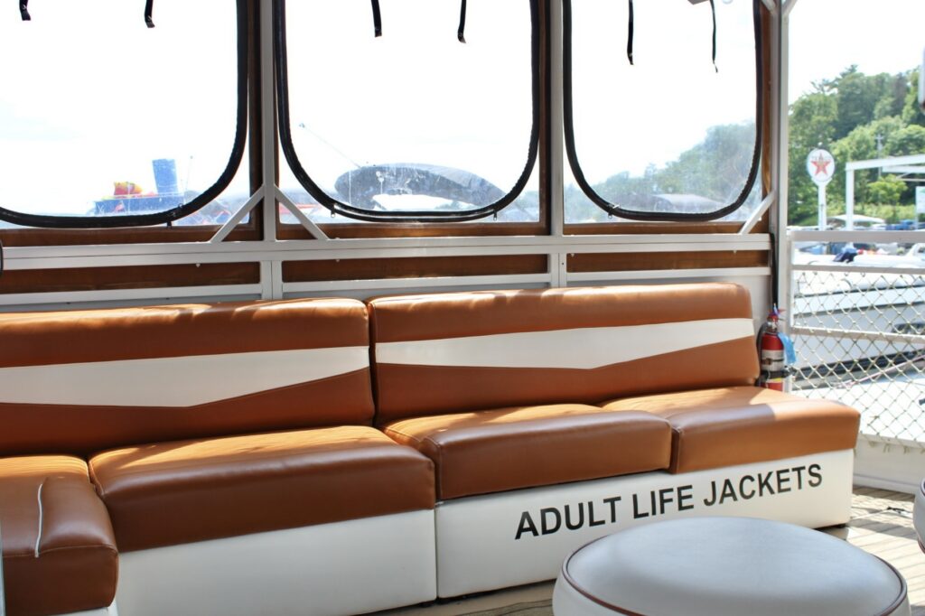 Above Deck - 50ft pontoon boat yacht Above Deck - 50ft pontoon boat yacht