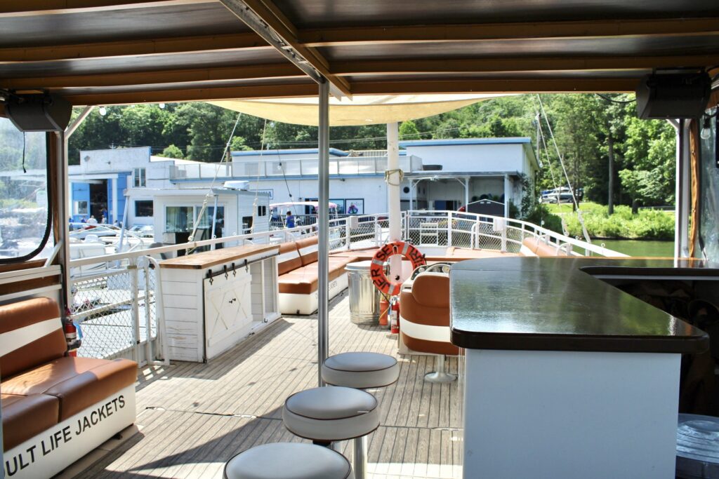 Above Deck - 50ft pontoon boat yacht Above Deck - 50ft pontoon boat yacht