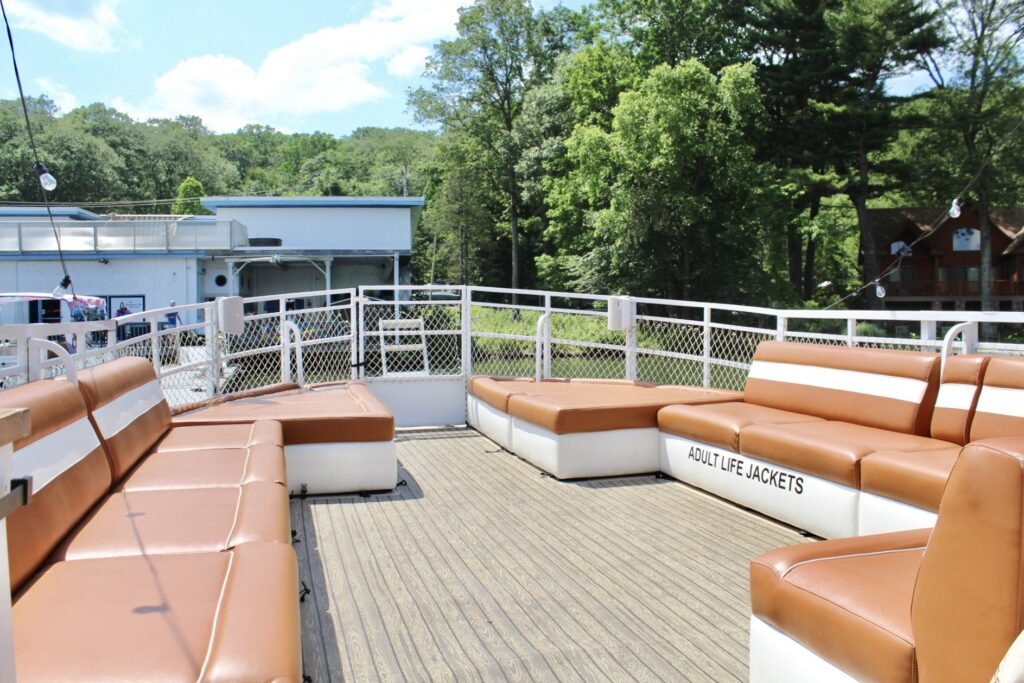 Above Deck - 50ft pontoon boat yacht Above Deck - 50ft pontoon boat yacht
